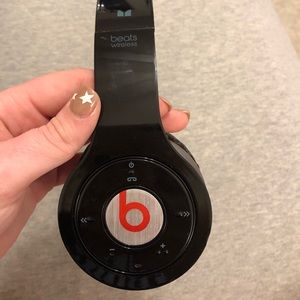 Beats Solo Wireless Headphones